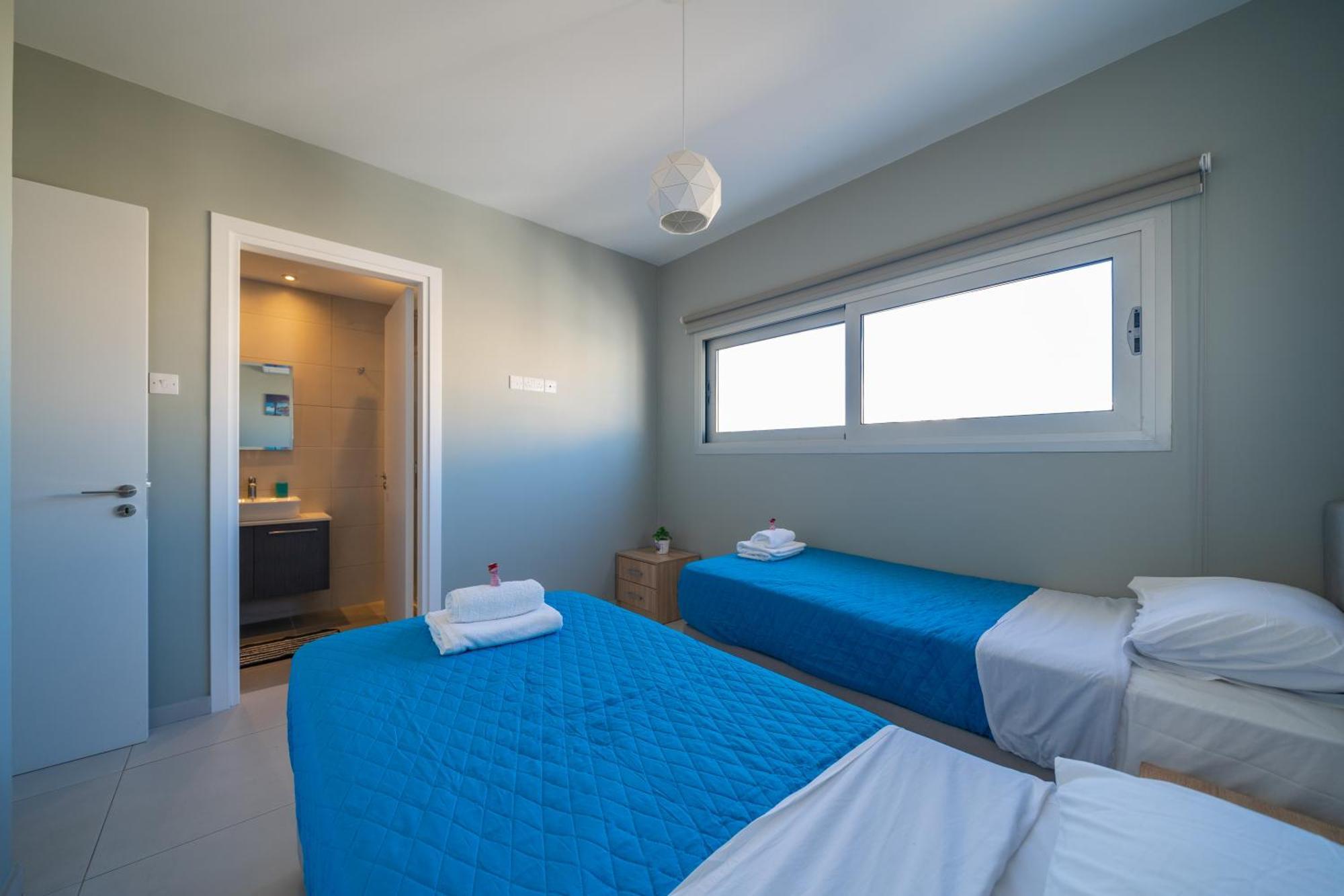Majestic Sunset Salt Lake Views 300M From Beach Larnaca Ngoại thất bức ảnh