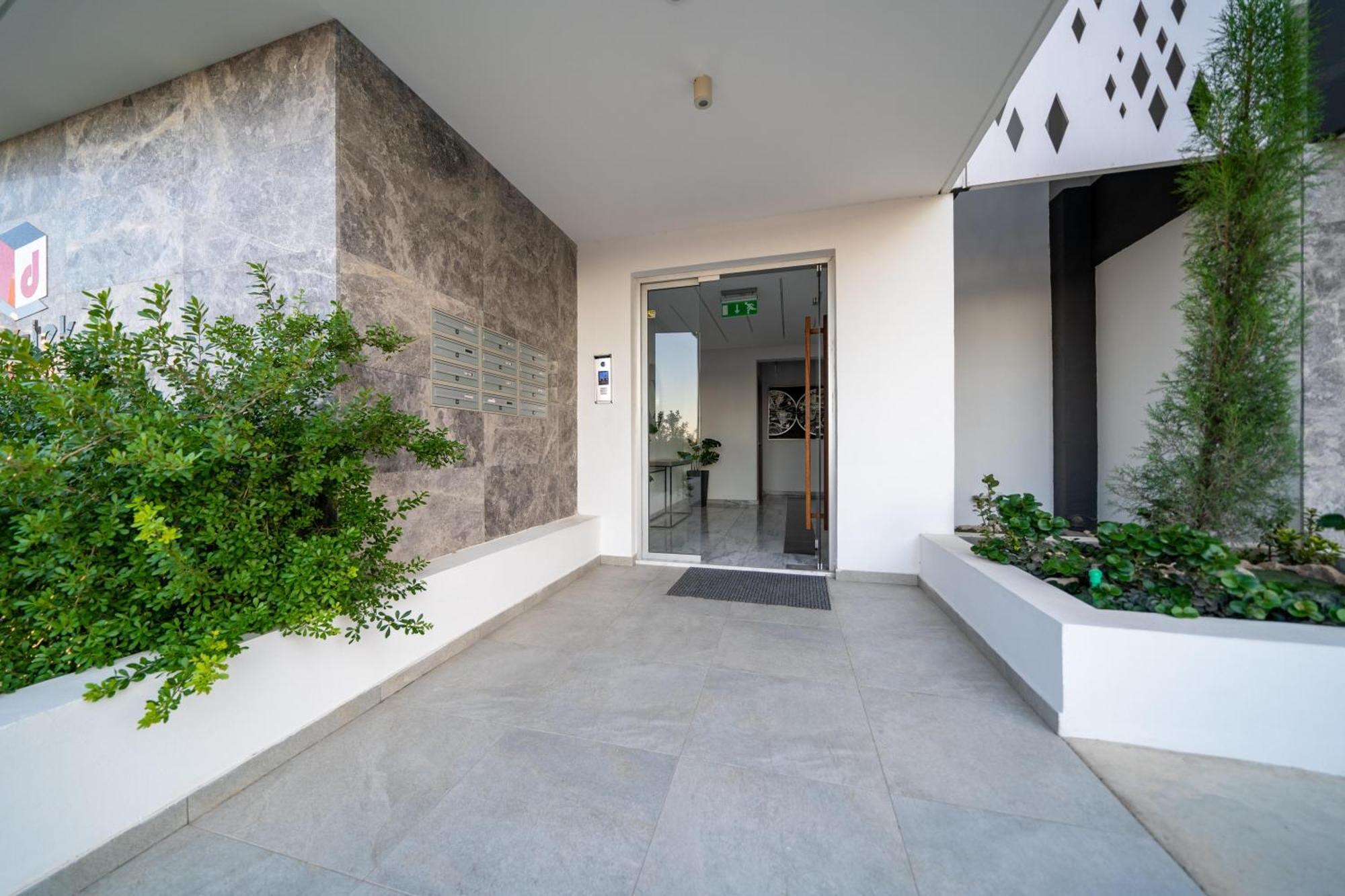 Majestic Sunset Salt Lake Views 300M From Beach Larnaca Ngoại thất bức ảnh