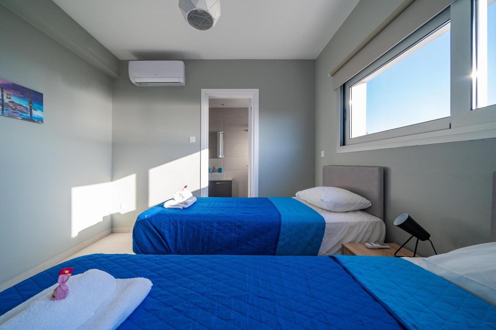 Majestic Sunset Salt Lake Views 300M From Beach Larnaca Ngoại thất bức ảnh