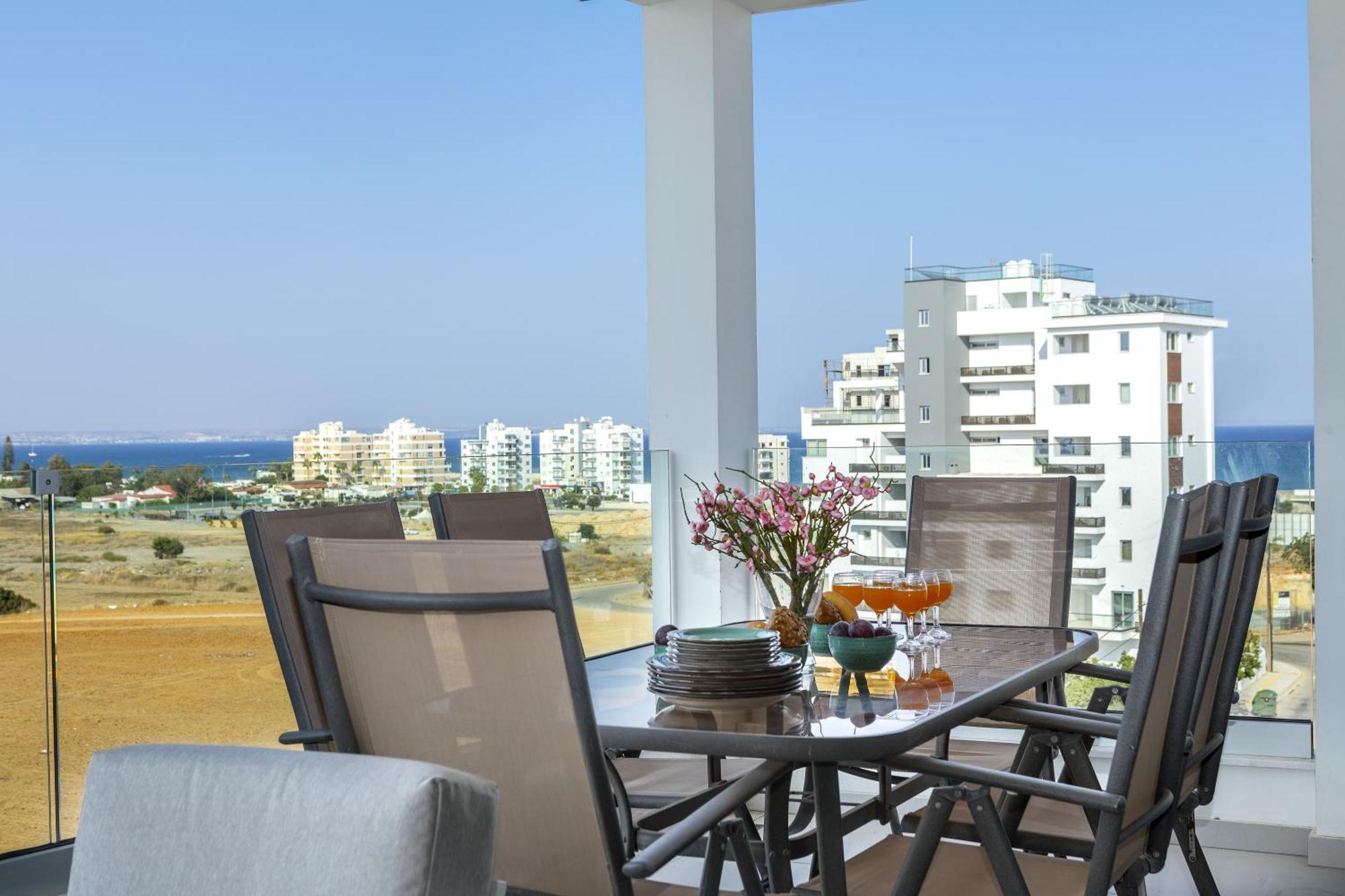 Majestic Sunset Salt Lake Views 300M From Beach Larnaca Ngoại thất bức ảnh