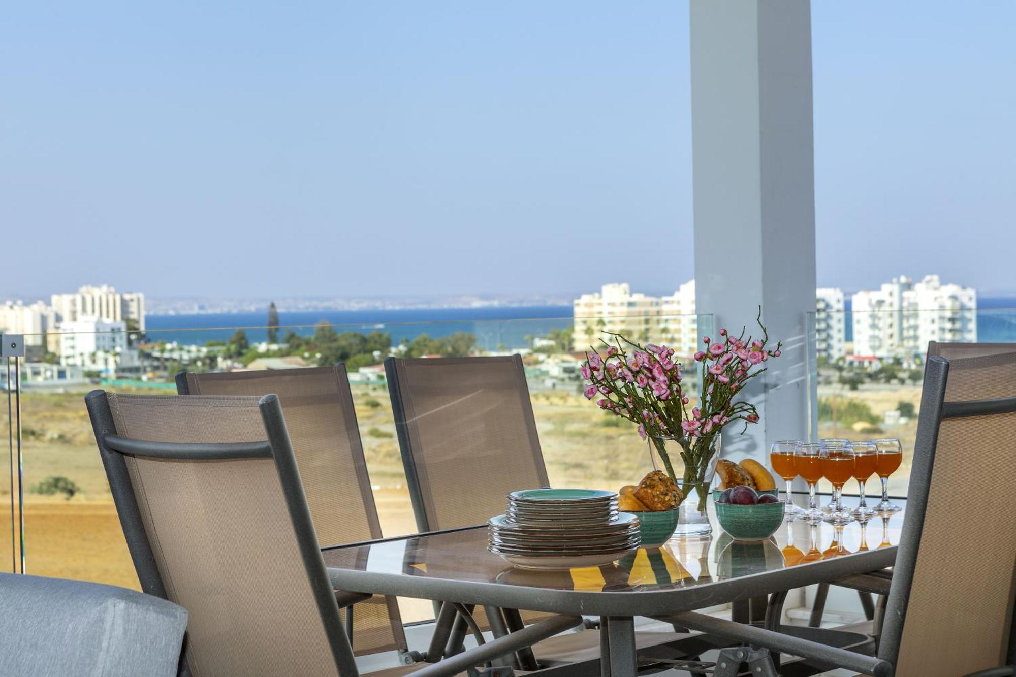 Majestic Sunset Salt Lake Views 300M From Beach Larnaca Ngoại thất bức ảnh