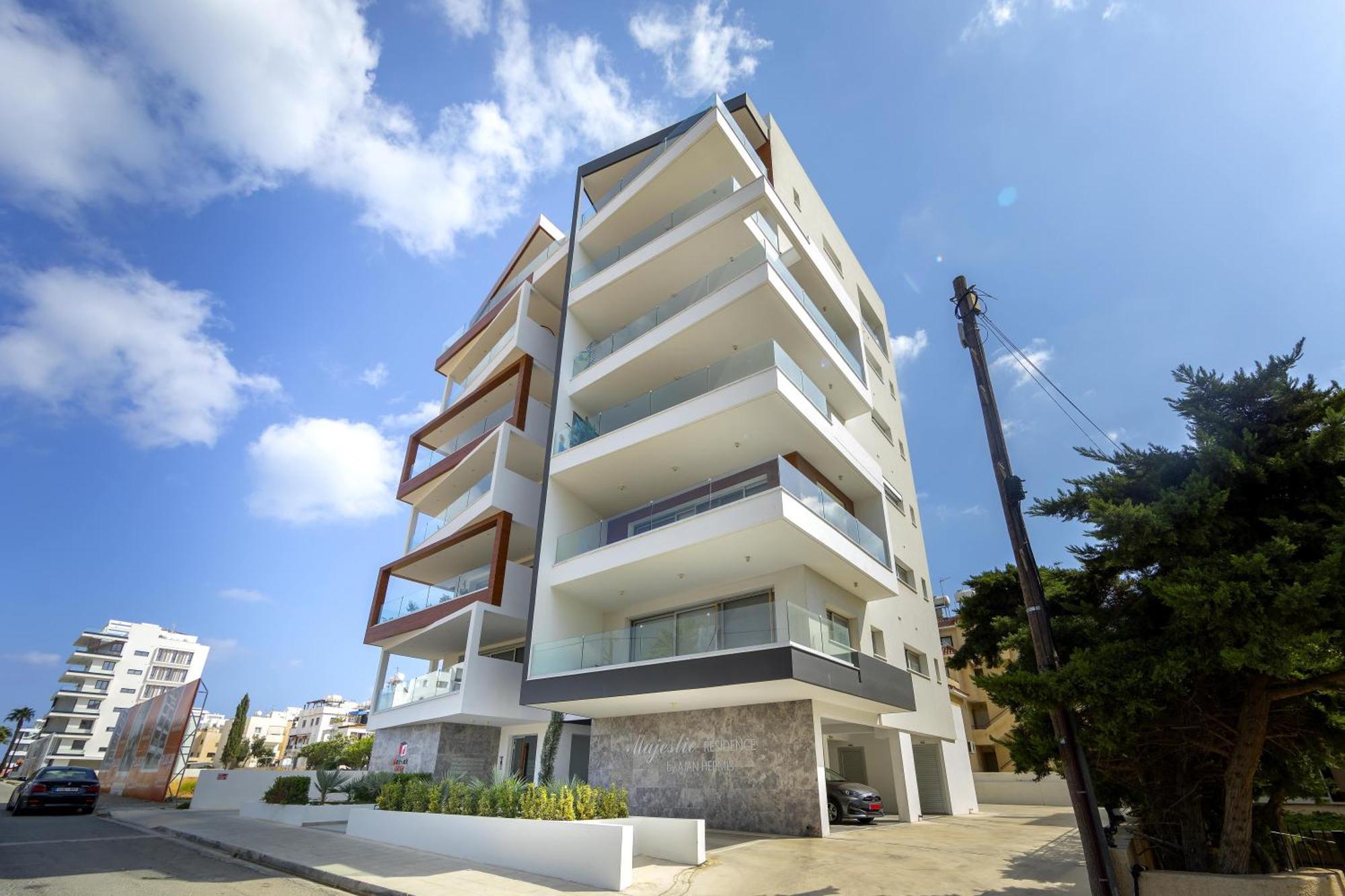 Majestic Sunset Salt Lake Views 300M From Beach Larnaca Ngoại thất bức ảnh