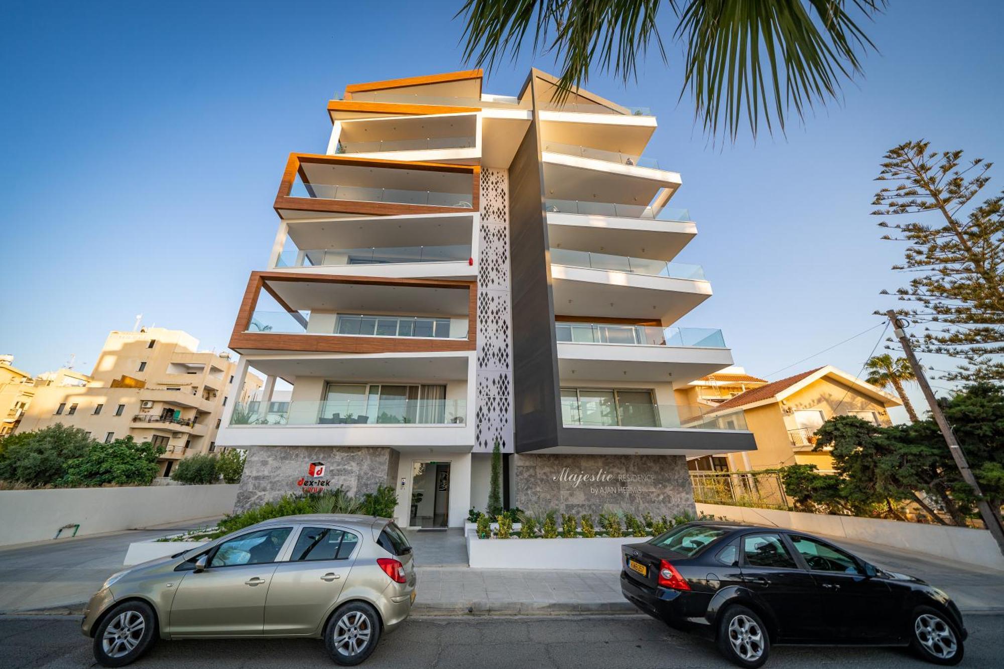 Majestic Sunset Salt Lake Views 300M From Beach Larnaca Ngoại thất bức ảnh