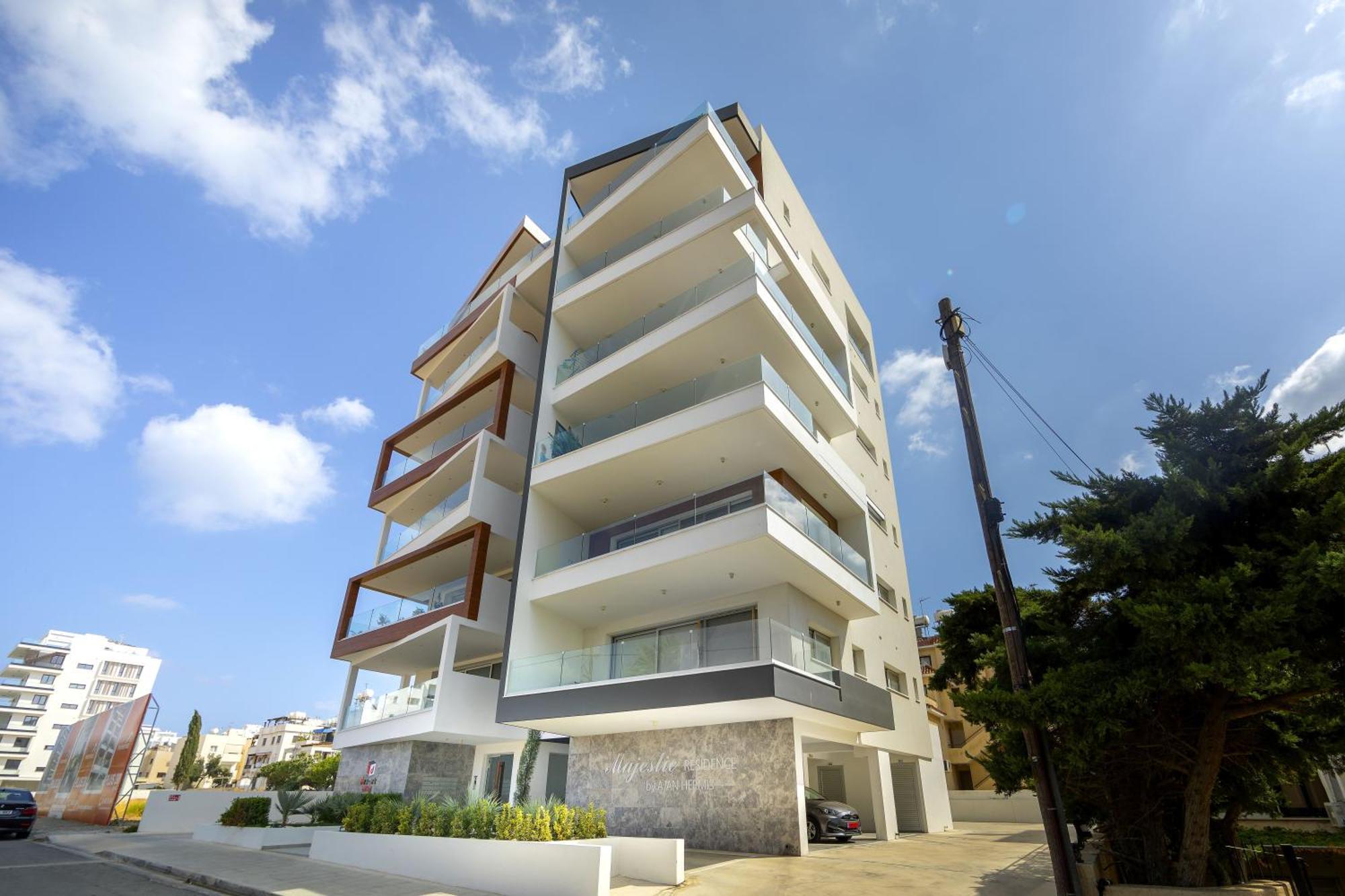 Majestic Sunset Salt Lake Views 300M From Beach Larnaca Ngoại thất bức ảnh
