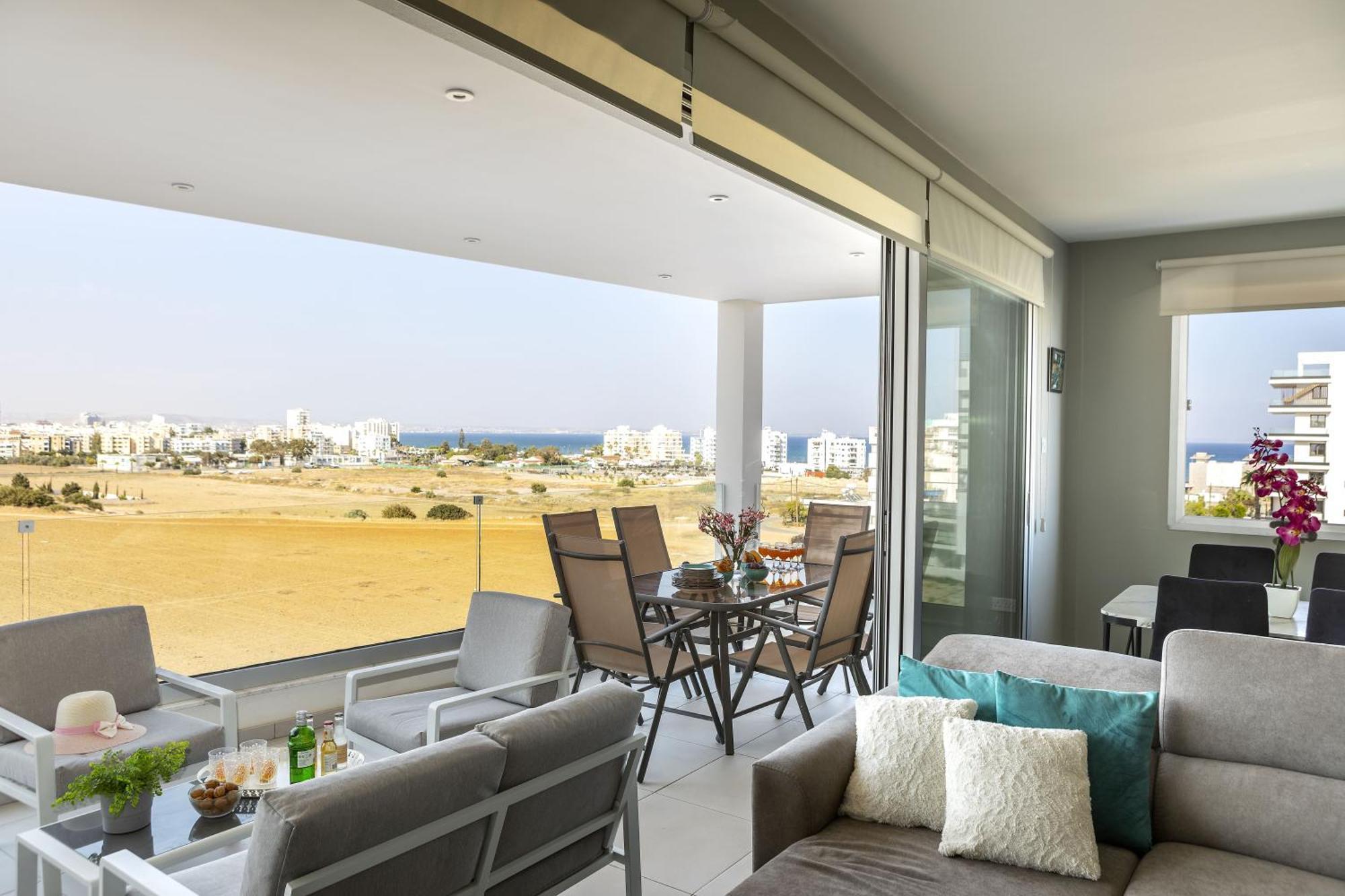 Majestic Sunset Salt Lake Views 300M From Beach Larnaca Ngoại thất bức ảnh